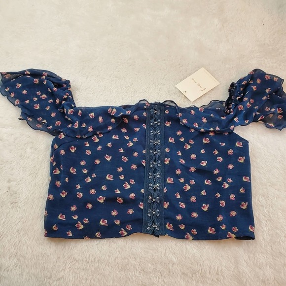 New With Tags! Fanco Large Floral Off The Shoulder Cropped Top - Picture 2 of 8